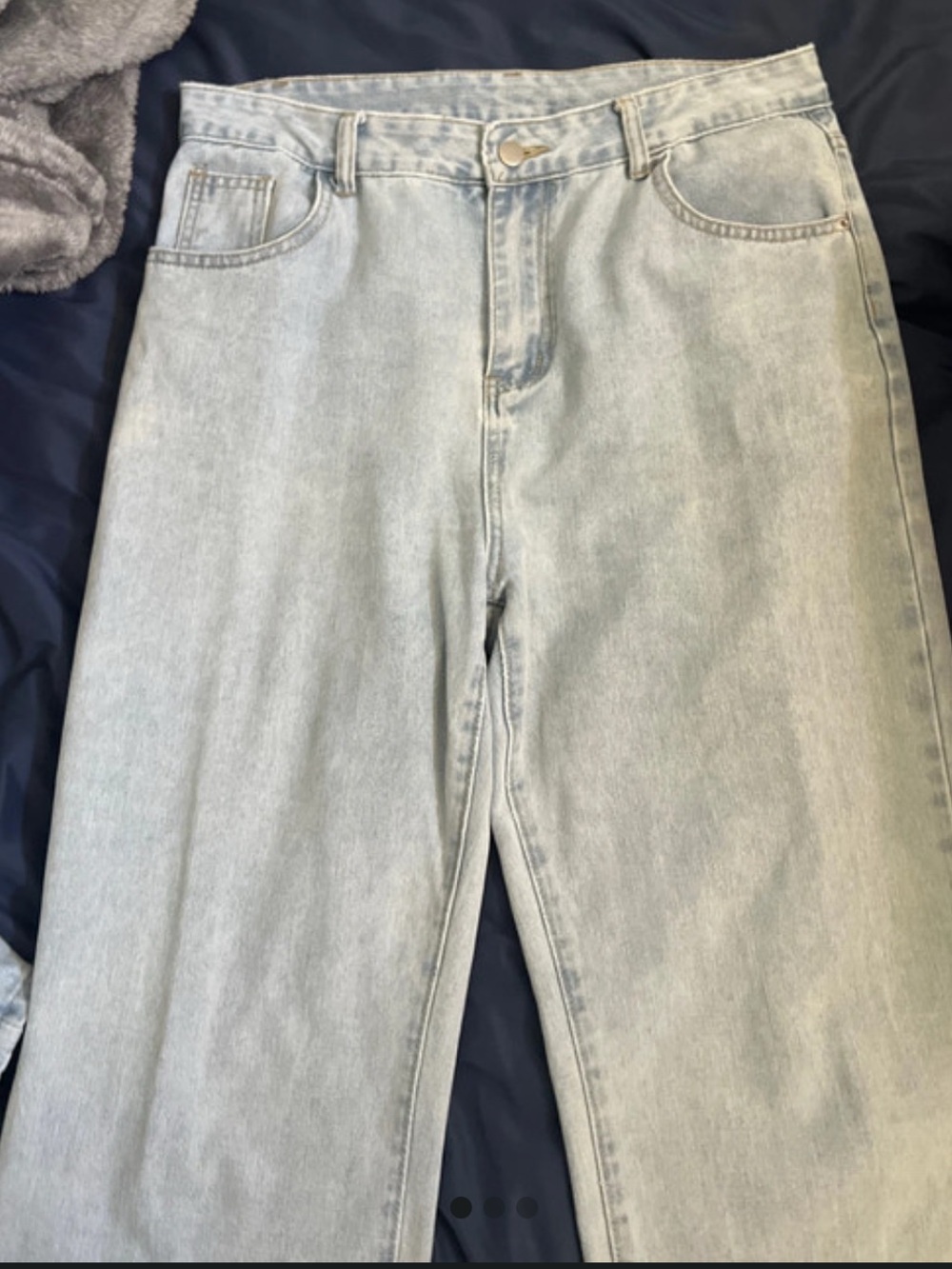 ROMWE Light Wash Denim High-Rise Jeans - Pale Blue